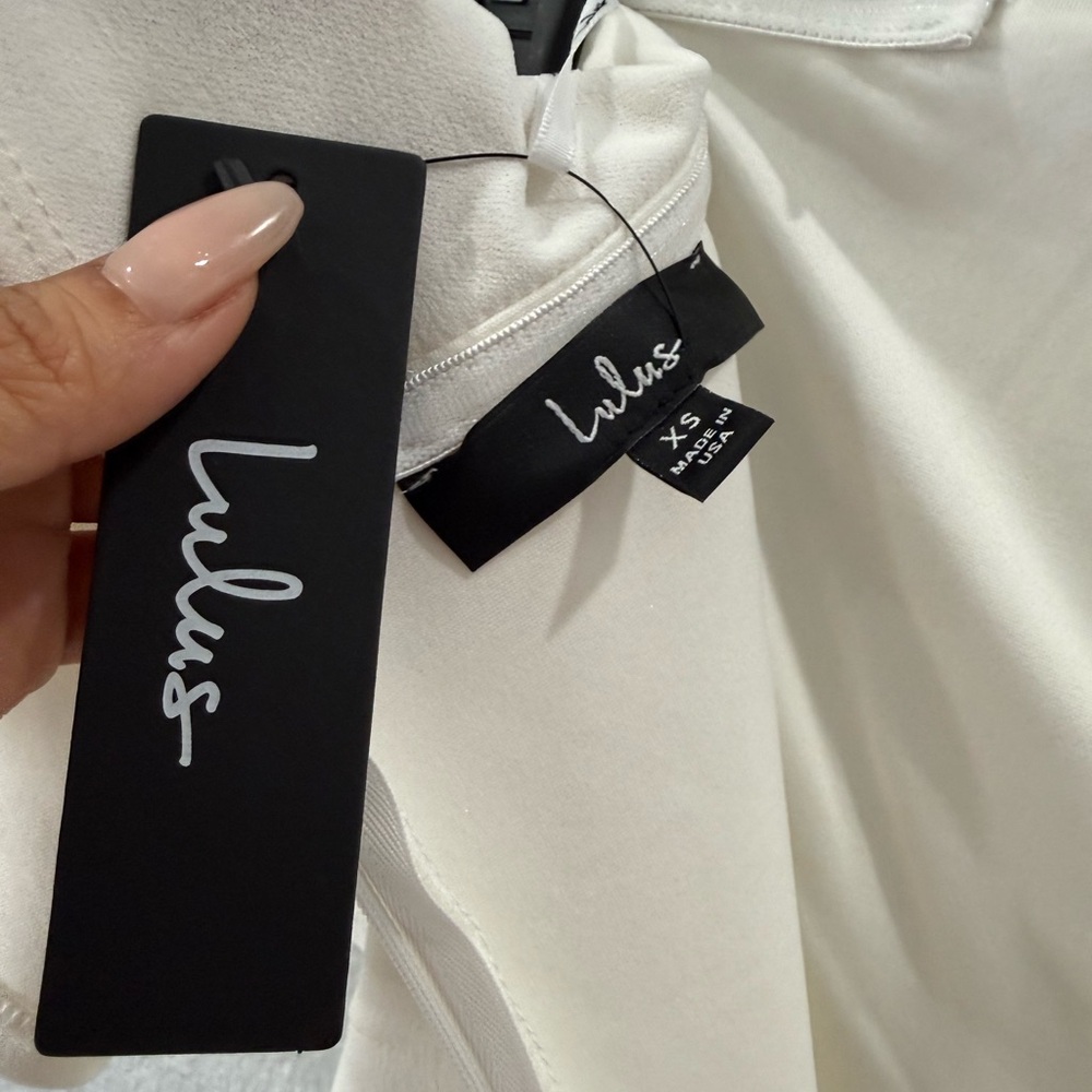 Lulu's White Strapless V-Notch Wide-Leg Jumpsuit Size XS Graduation Outfit - Picture 11 of 16